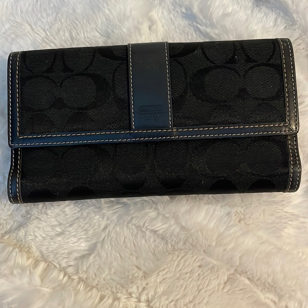 AUTHENTIC COACH SIGNATURE Tri-Fold Canvas Leather TrimWallet Trim Size 4" X 7.5"